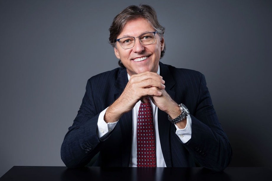 Autocracia ou Participação Social: uma escolha fundamental