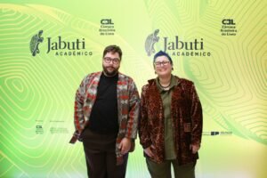 Professora de MT lança livro finalista de prêmio nacional de literatura acadêmica na próxima terça-feira (16)