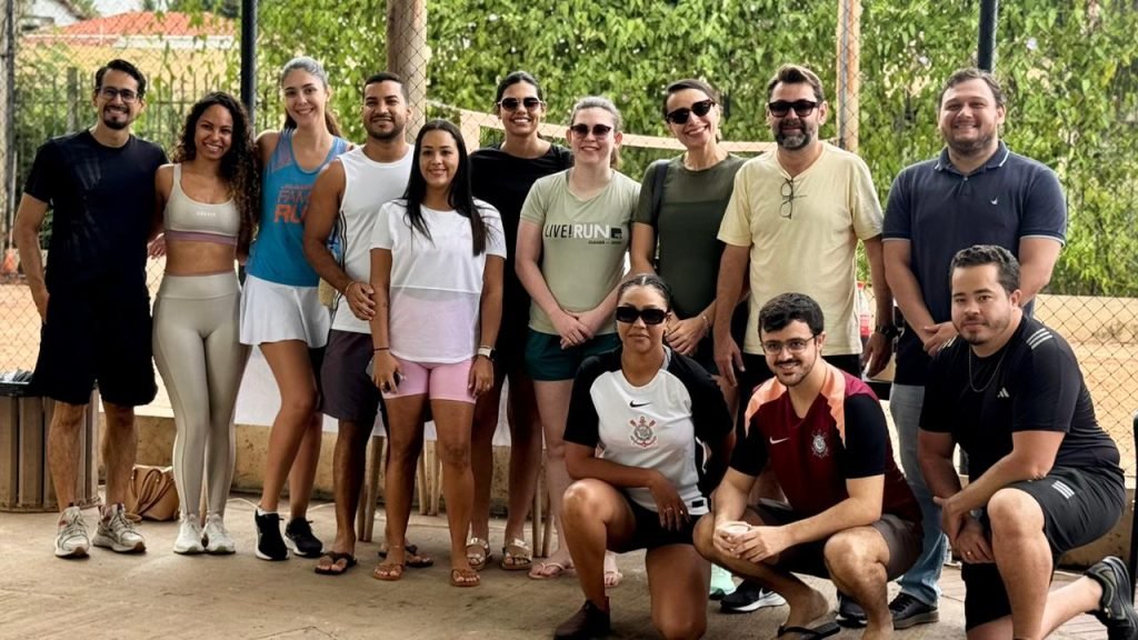 Advocacia se prepara para torneio com aula de beach tennis em Cuiabá